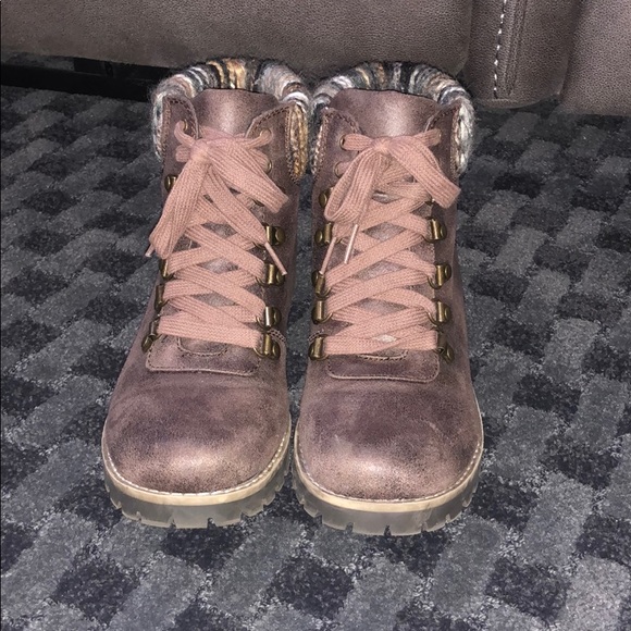 booties - Picture 4 of 7